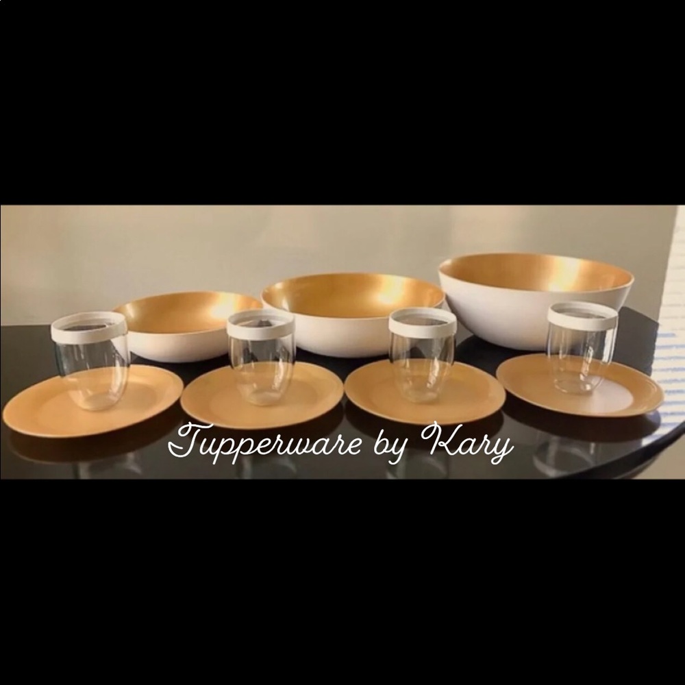 Tupperware Gold Chic Dining Set